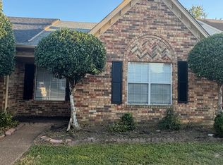 6893 Snyder Rd, Memphis, TN 38141