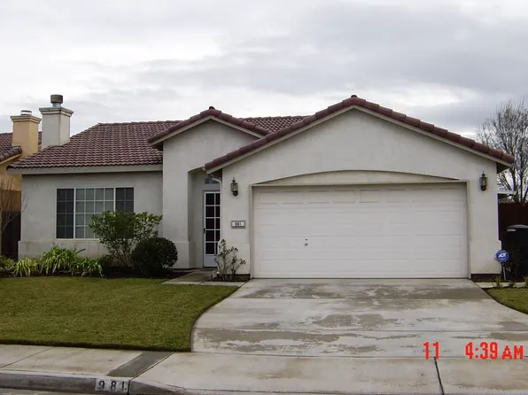 981 N Star Dr, Hanford, CA 93230