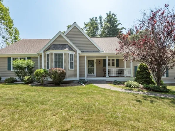 33 Winter Cir, Rockland, MA 02370