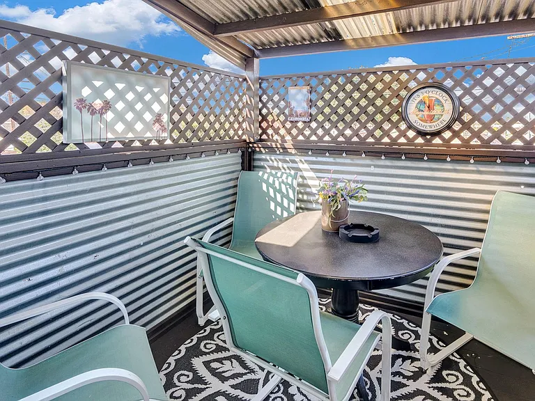 Outdoor Enclosed Patio w/view