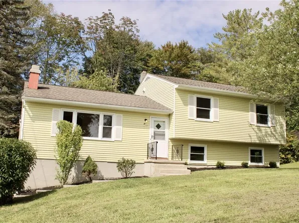 42 Mandalay Drive, Poughkeepsie, NY 12603