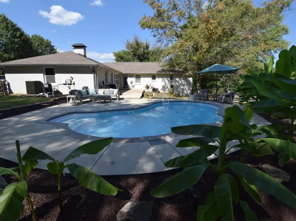 1920 Hampton Dr, Lebanon, TN 37087