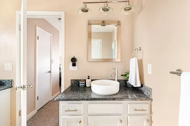 1104 E Campus Dr — Photo 23