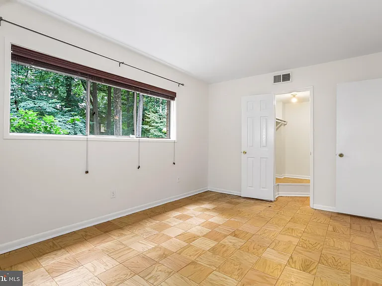 4917 Americana Dr #T6 — Photo 20