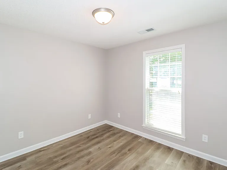 1260 Whitten Rd — Photo 13
