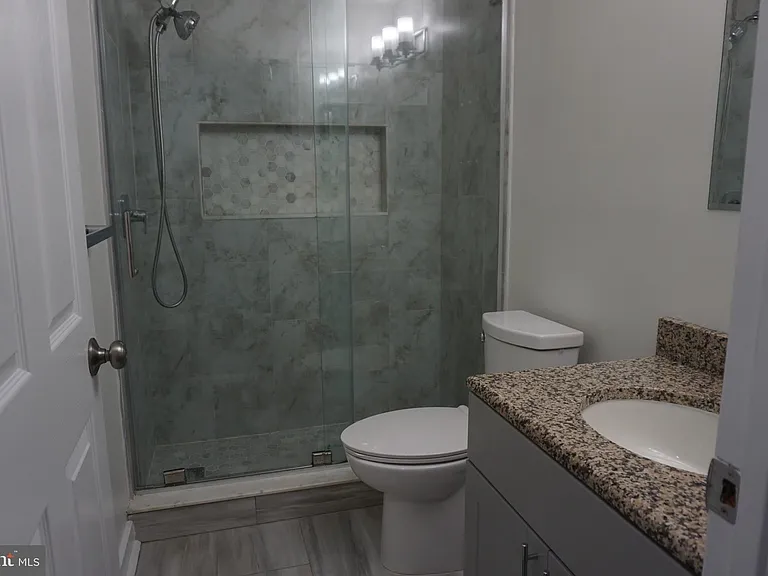 901 Thornton Ct #901 — Photo 17