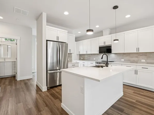 Terrace View Townhomes, 21216 52nd Ave W Unit F, Mountlake Terrace, WA 98043