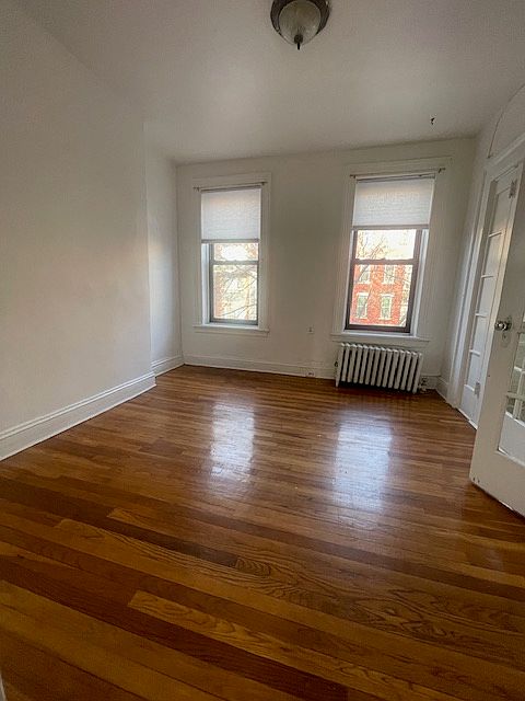 1st image of 168 12th St #3