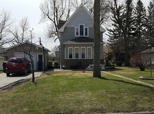 215 E 7th St, Adrian, MN 56110