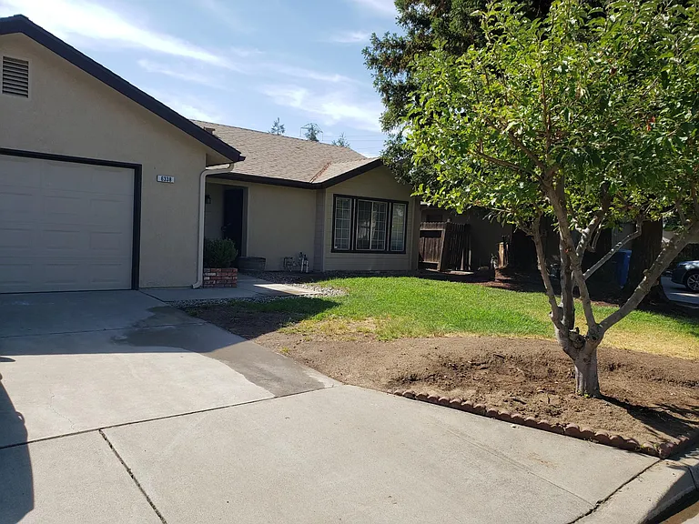 6338 N Delbert Ave — Photo 1
