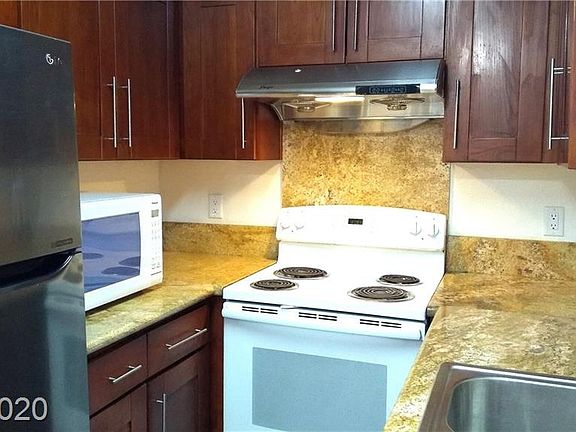 4th image of 3926 Bushnell Dr Unit 68