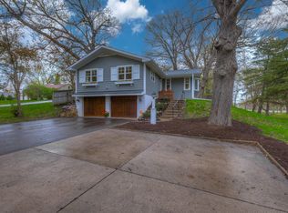 1165 Josephine Rd, Roseville, MN 55113