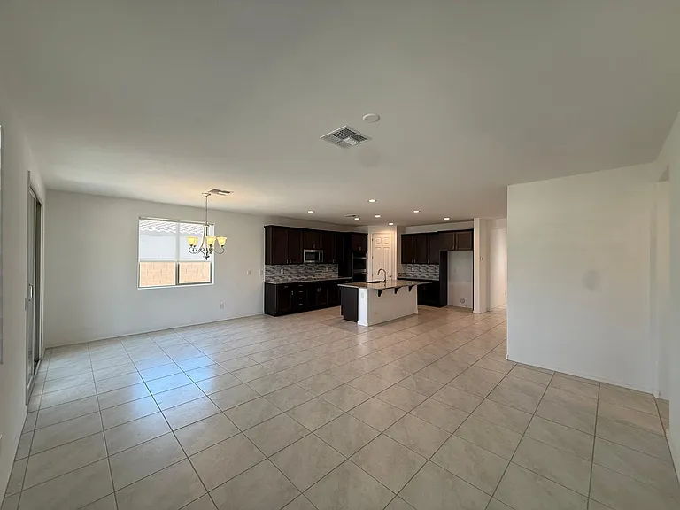 15744 W Jefferson St — Photo 15