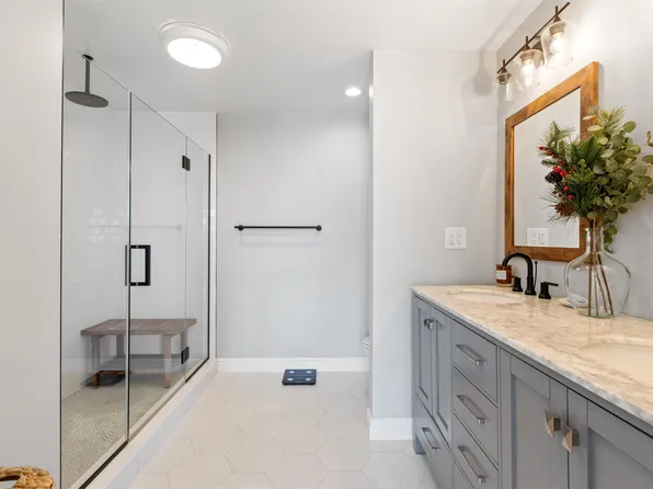 600 Harbor Boulevard image 10 of 21