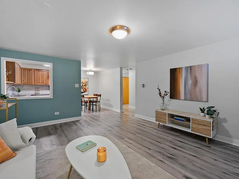 1260 N York St #105 — Photo 1