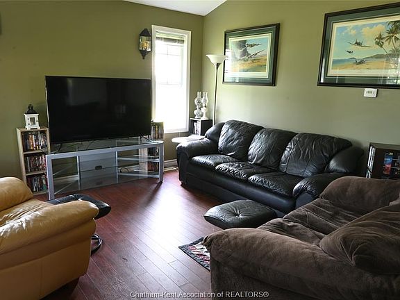4th image of 46 Kent St