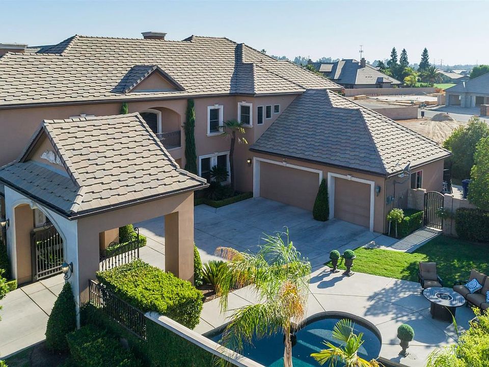 2nd image of 11267 N Knotting Hill Dr