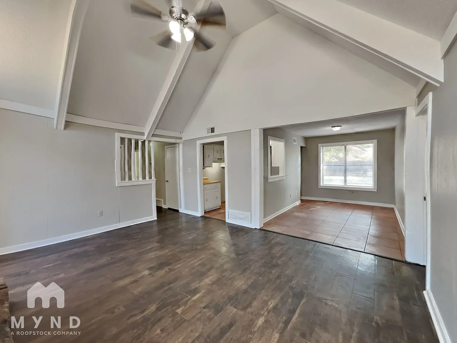 3 bed, 2.0 bath, 1274 sqft, $1,338 — Photo 4