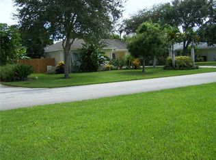 5 Hitching Post Cir, Jupiter, FL 33469