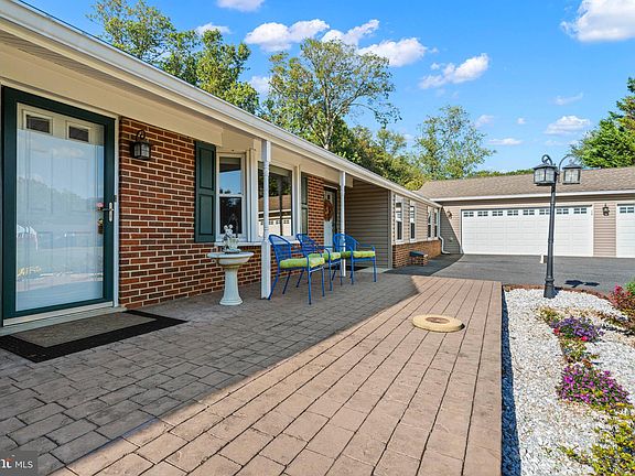 4th image of 11402 Meadowlark Dr