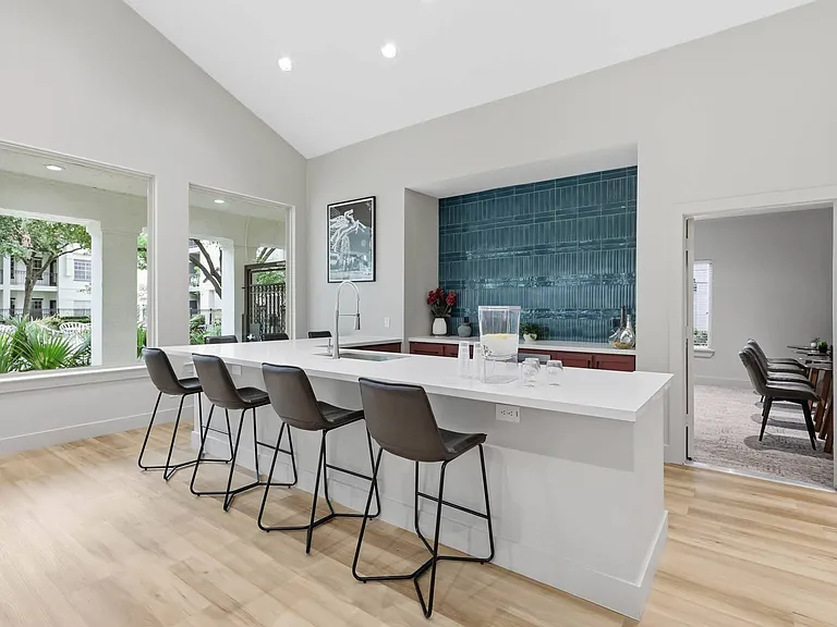 Aventura Cimarron — Photo 21