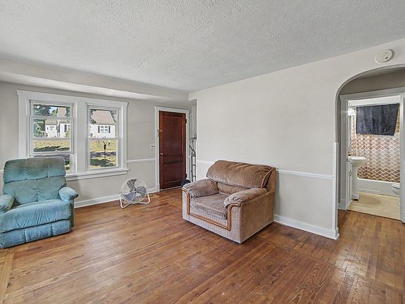 5th image of 506 Bear Lake Rd