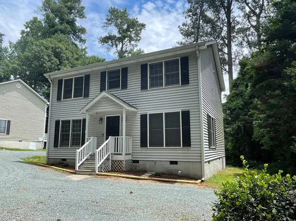823 Old Pittsboro Rd, Chapel Hill, NC 27516