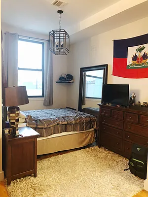 Rented by Manhattan Management LLC | media 6