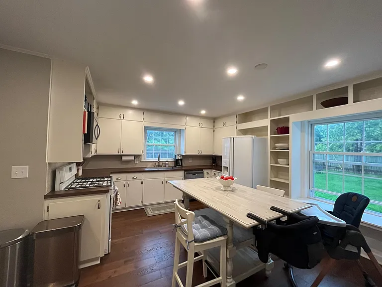 260 Bel Air Dr NE — Photo 6
