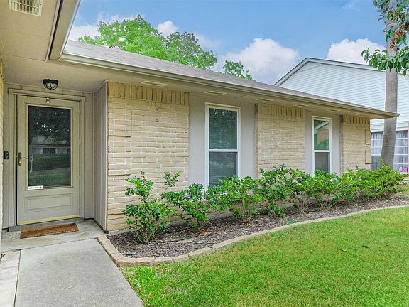 3rd image of 13526 White Cliff Dr
