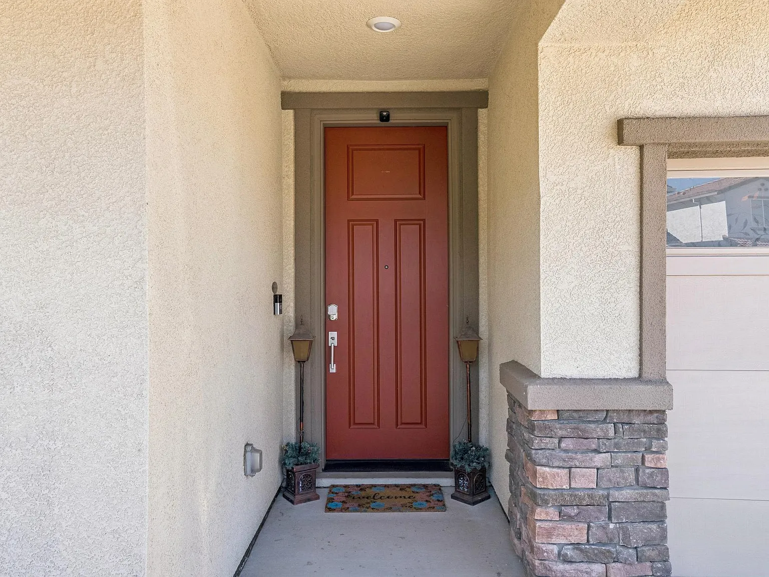 4 bed, 2.5 bath, 2713 sqft, $4,400 — Photo 3