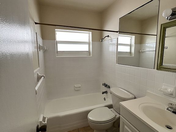 5th image of 4540 Bougainvilla Dr APT 3