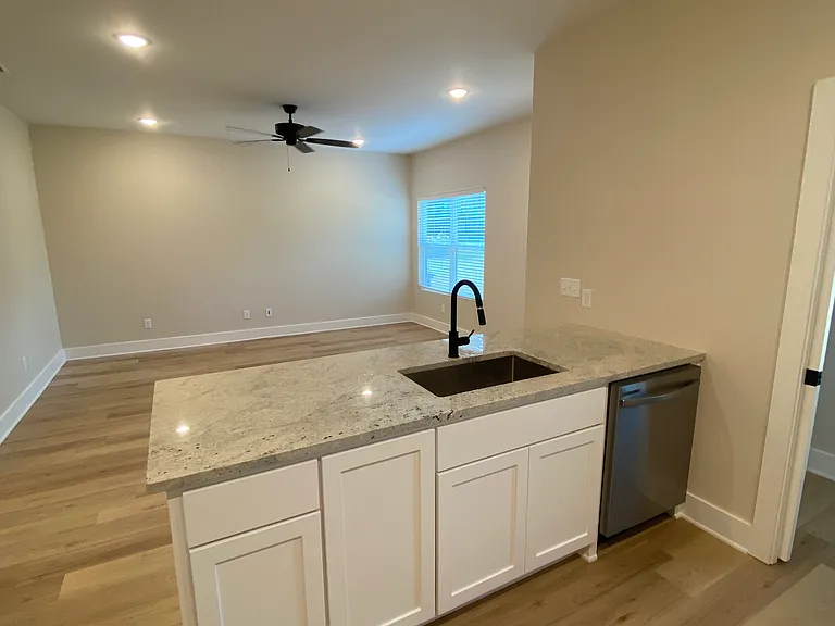 7531 FM 1845 — Photo 8