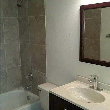5th image of 724 Bluebonnet Dr APT A