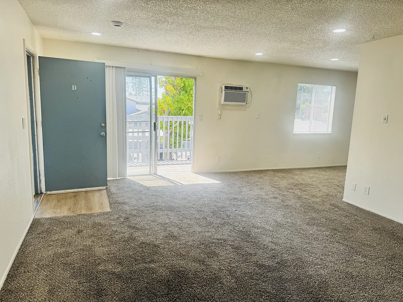 2 bed, 850 sqft, $1,800 — Photo 3