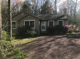 8 Holly Ln, Albrightsville, PA 18210