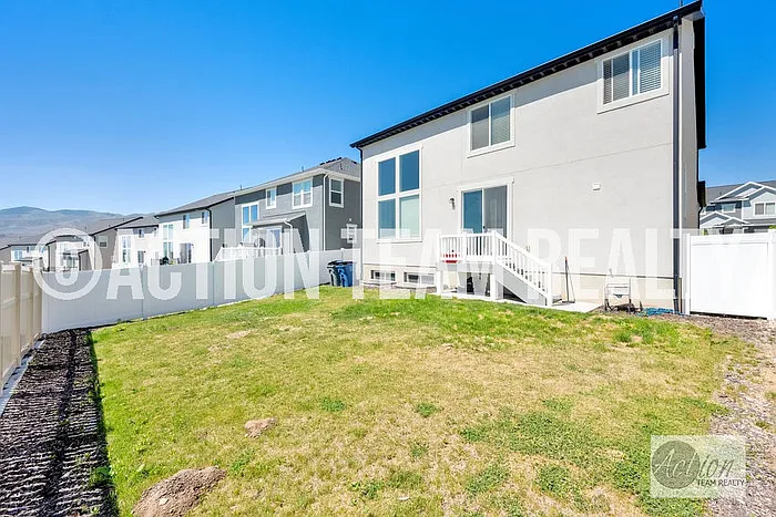 106 N Midland Dr — Photo 29