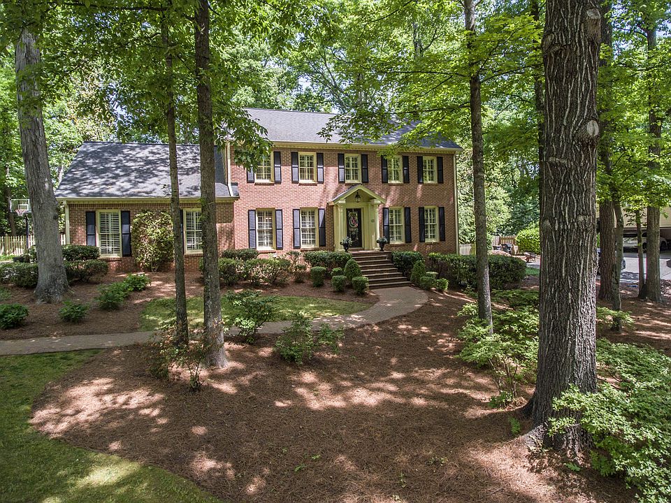 1st image of 520 Park Ln SE