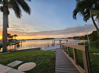 226 SW Cabana Point Cir, Stuart, FL 34994