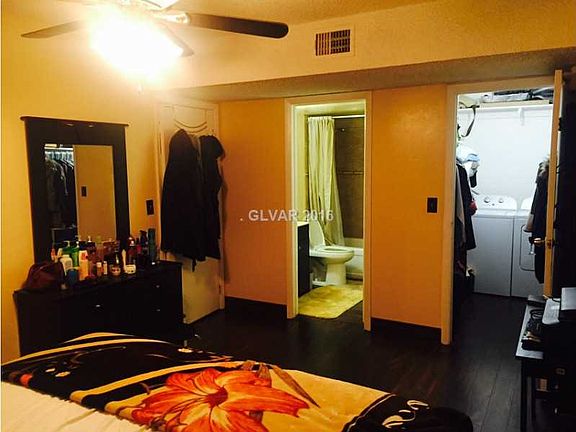 3rd image of 585 N Royal Crest Cir #20