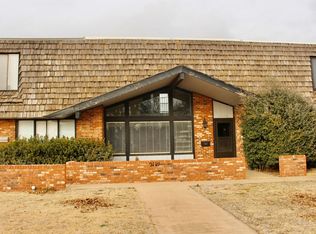 2110 Indian Dr, Enid, OK 73703