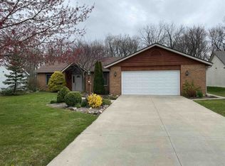 8818 Hunters Knoll Run, Fort Wayne, IN 46825