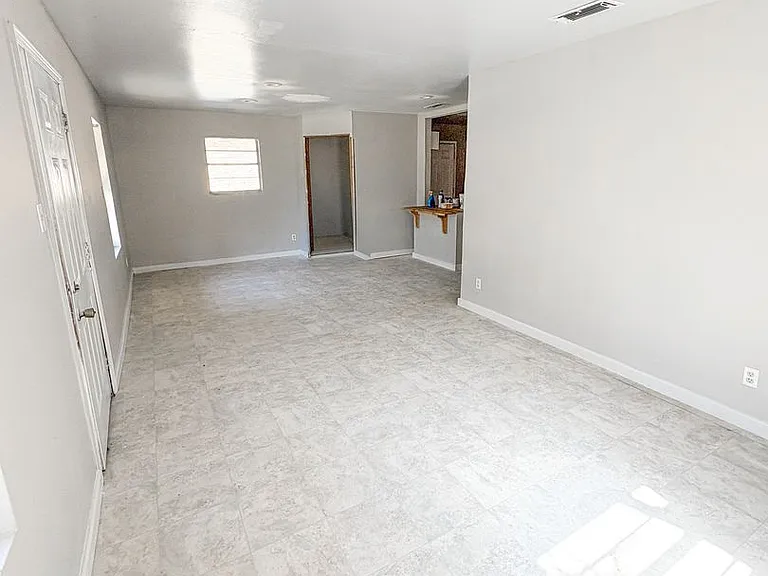 408 S 13th St — Photo 2