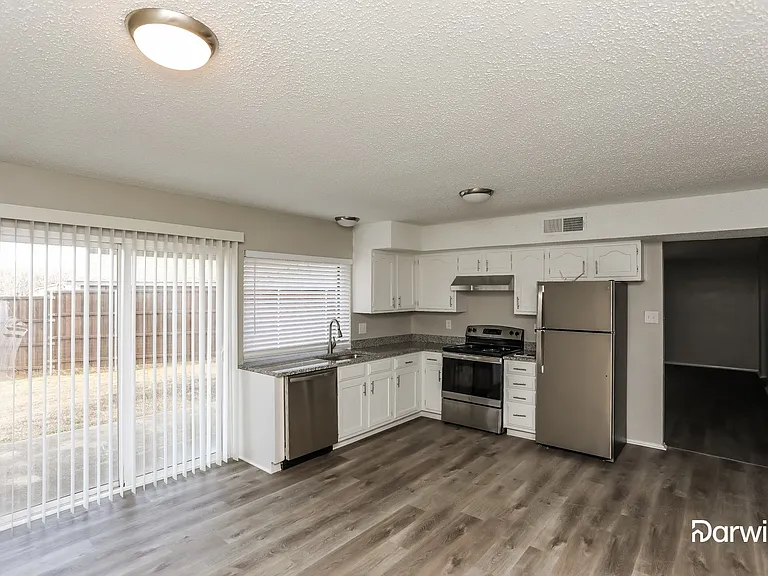 3109 Abbey Ct — Photo 3