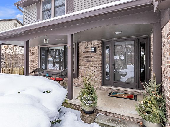 4th image of 34069 Fairfax Dr