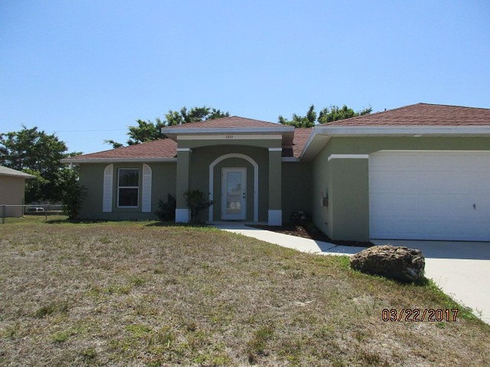 1st image of 1012 SW 34th Ter