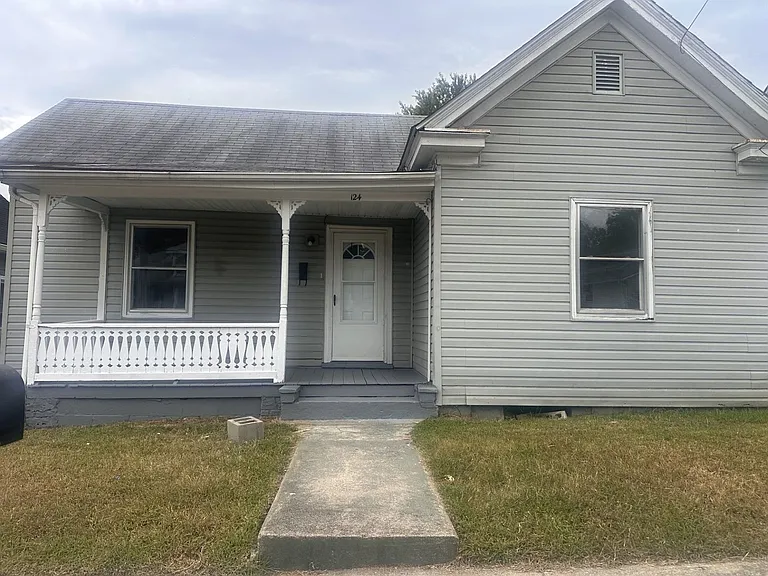 124 Girard St — Photo 1