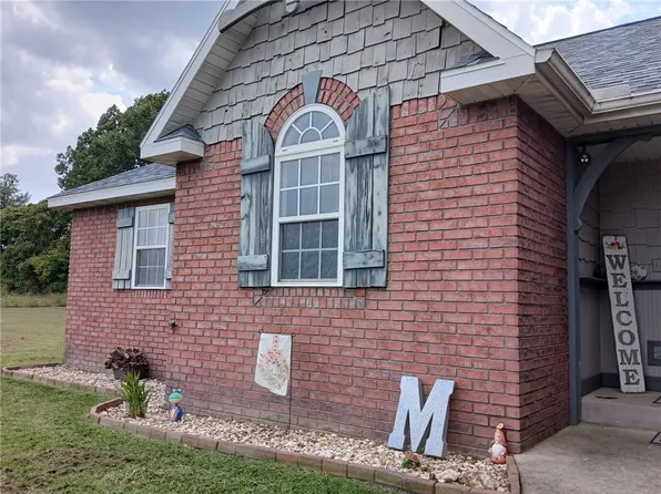 1067 W Mercedes Dr, Harrison, AR 72601