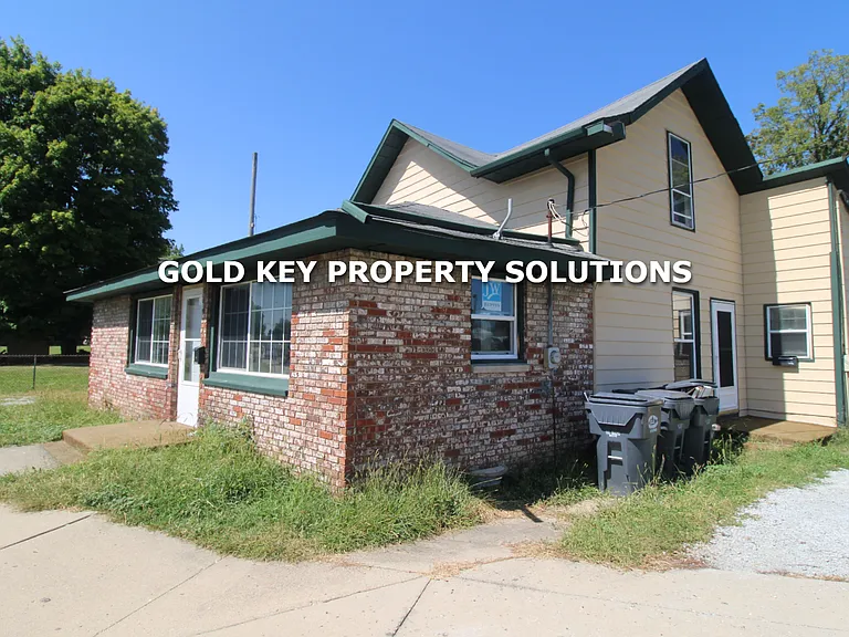 412 Doctor Martin Luther King Dr — Photo 1
