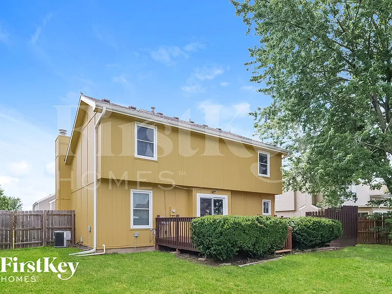 16110 Spring Valley Rd — Photo 15